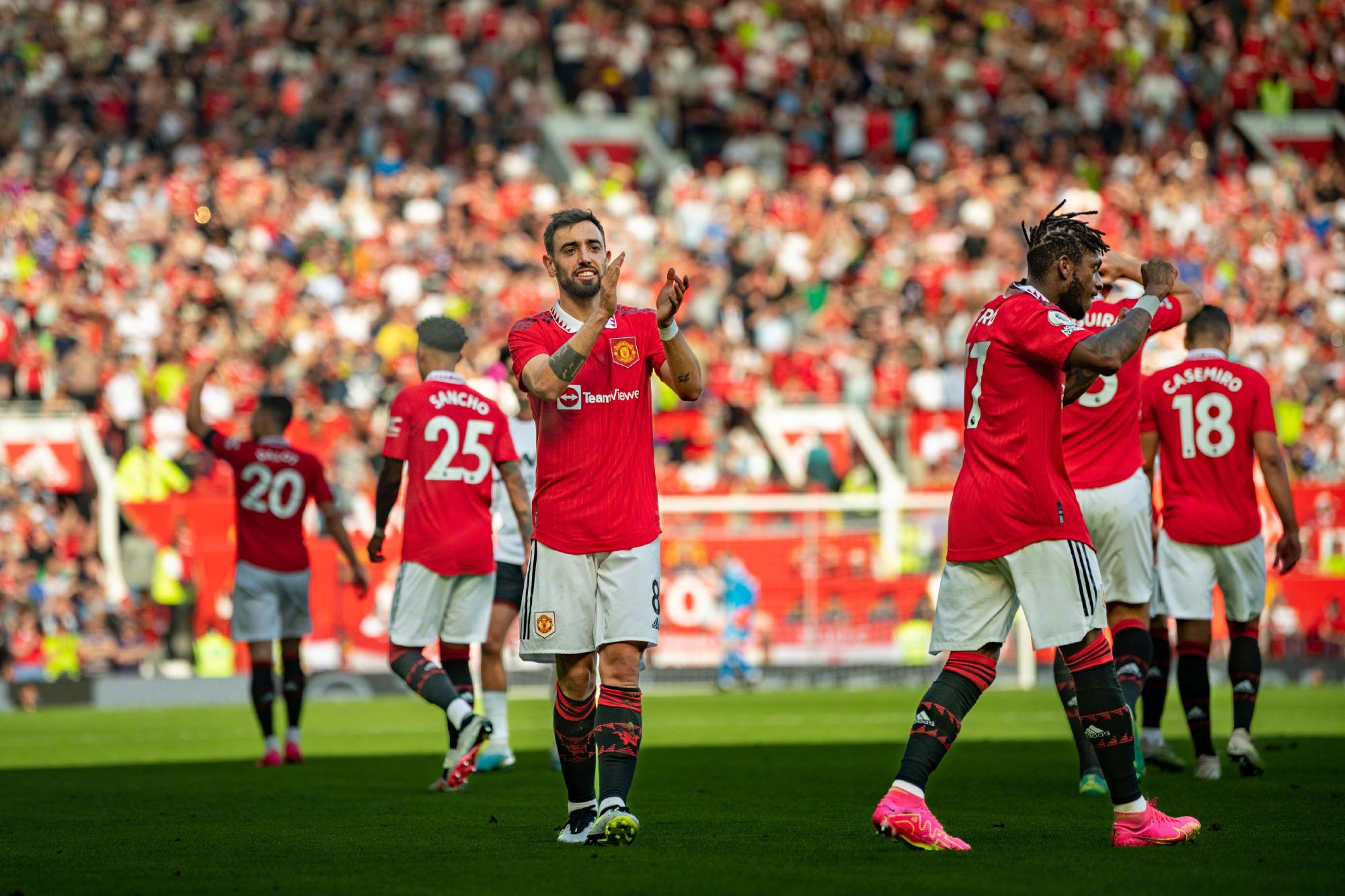 同时勾勒出 同时勾勒出